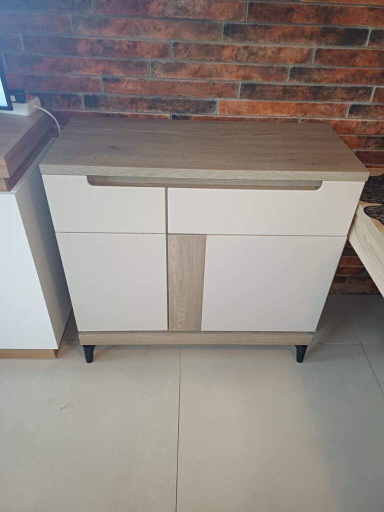 EDCAB366-91A3-408A-98A7-57E064612A77